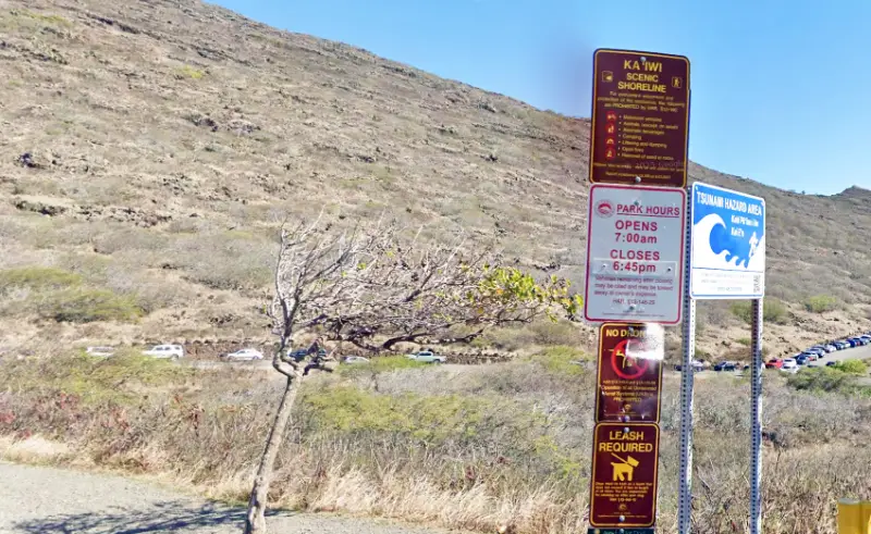 Makapuu Lighthouse trail hours